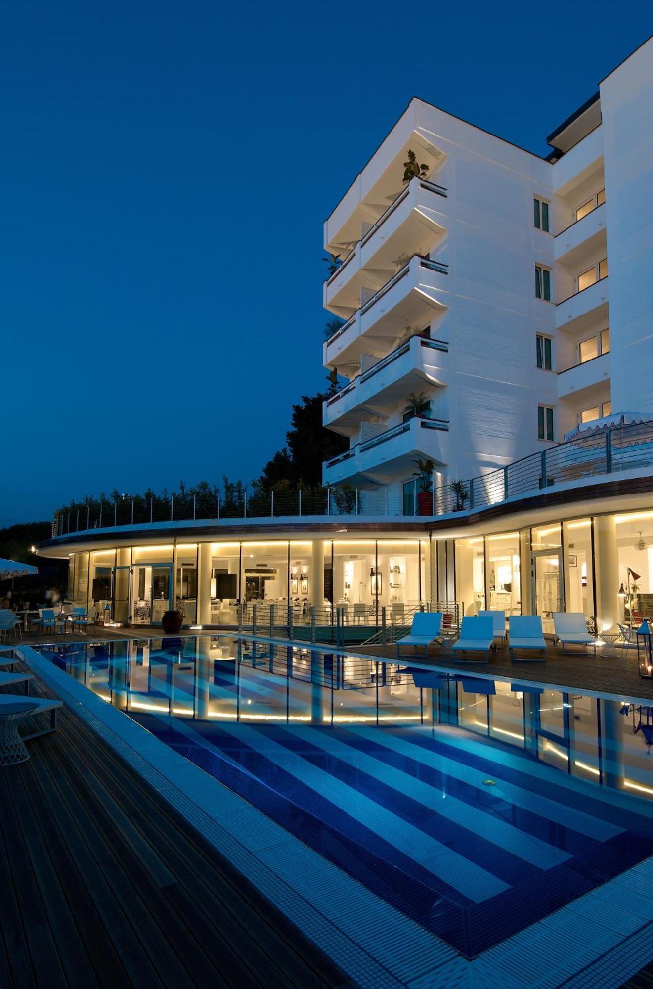 Mondial Resort & Spa Marina di Pietrasanta Bagian luar foto